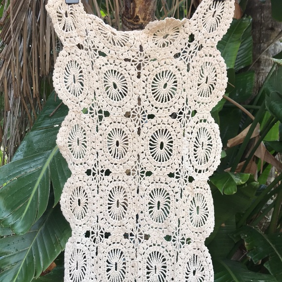 Crochet table runner - Picture 2 of 6